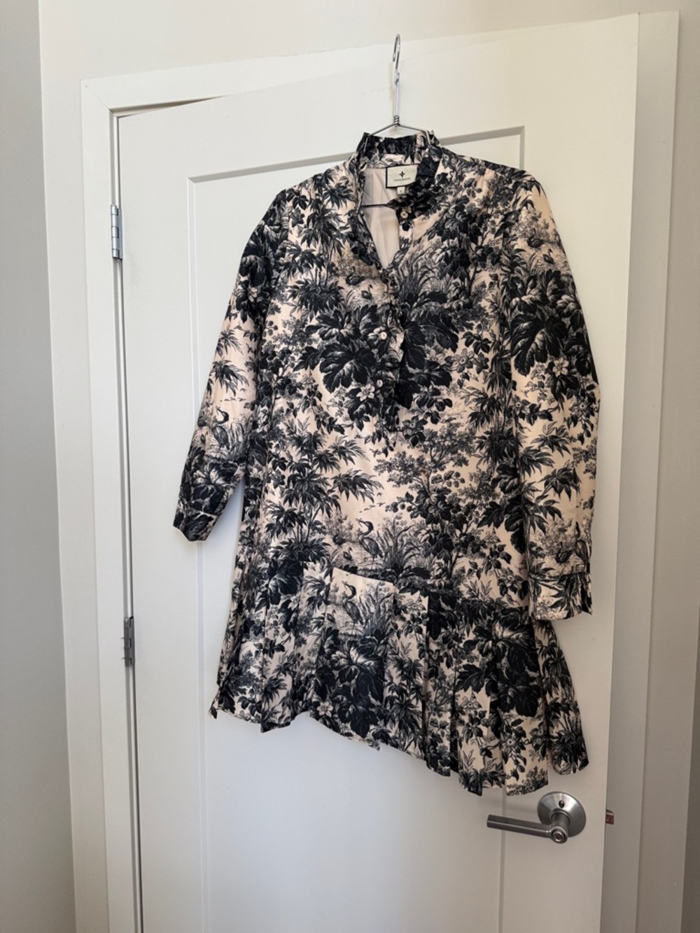 Tuckernuck Black and Cream Floral Button-Front Tunic Dress